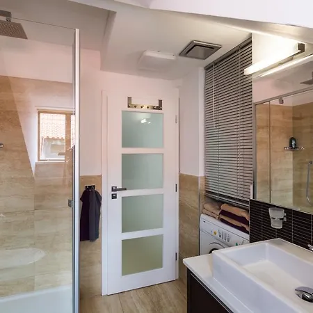 Agnes - Apartments פראג