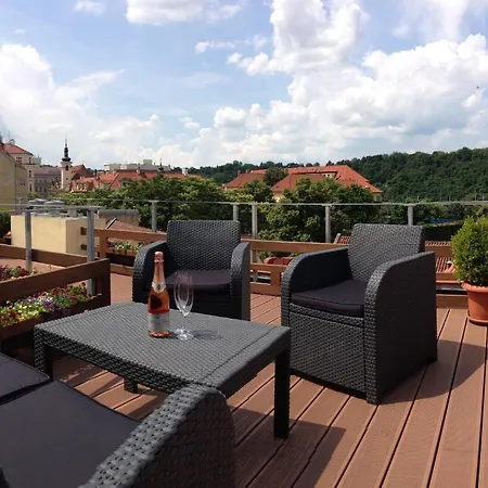 Agnes - Apartments דירה פראג